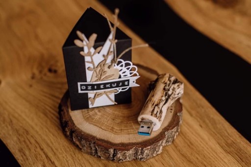 Trojuholníkový vinetový box 8,5x6cm čierny GoatBox