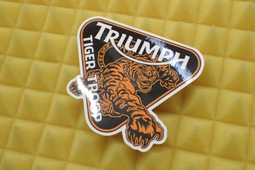 NÁLEPKA TRIUMPH TIGER 8 x 6,8 cm