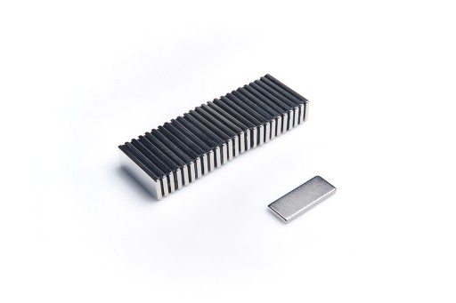 Neodymový tanierový magnet MPŁ 25x10x2 N38, sada 5 kusov