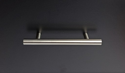 Nábytkové madlo zábradlie Silver INOX AZUREA madlo zásuvkovej skrinky 96mm