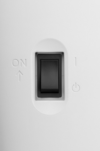 OBDŽNÍKOVÝ VYPÍNAČ NÁBYTKU, ČIERNA ZAP/VYP PRE LED