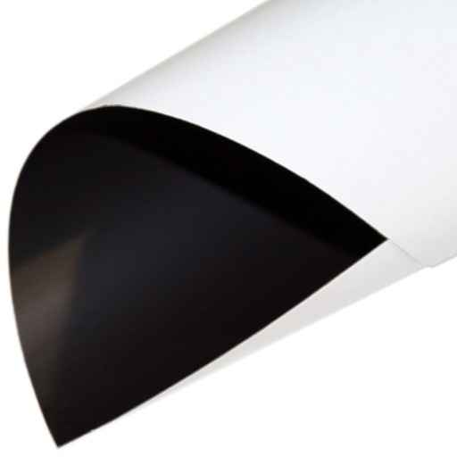 ČIERNA MAGNETICKÁ FÓLIA, SAMOLEPIACA, LIST A4 S LEPIKOM 2 mm - HUNTER