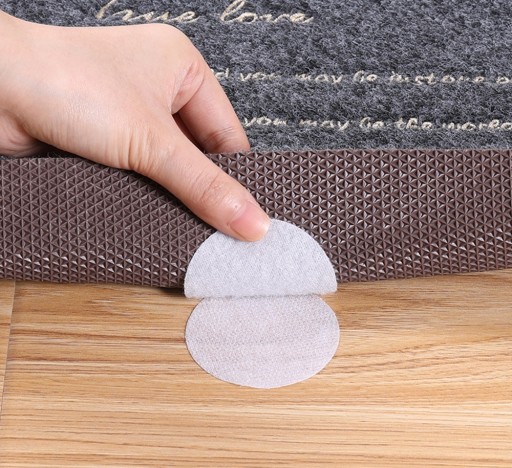 SAMOLEPIACI KOBEREC NA VELCRO SEDAČKA 6 ks