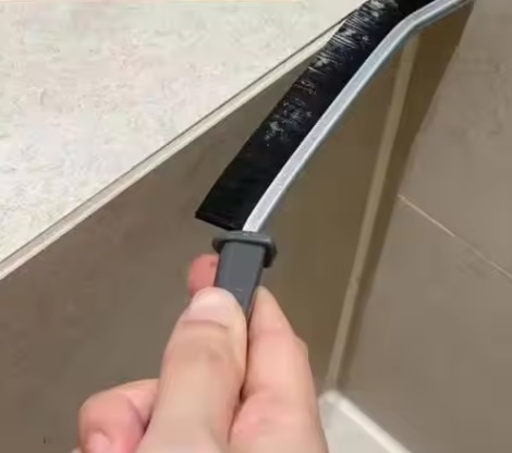 MANUÁLNA DRÁŽKOVÁ KEFA, NA RÁFKY AUTA, MEDZERNY, KÚPEĽŇU, KUCHYŇU, 2 KS
