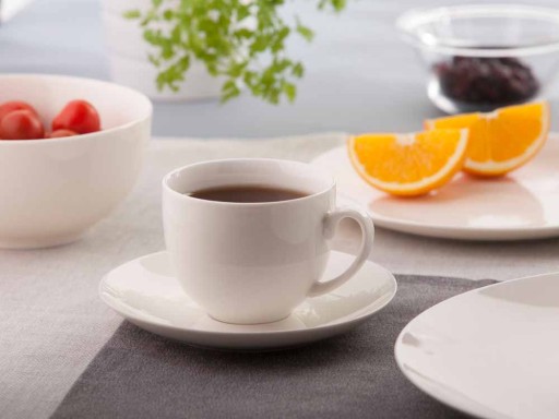 Porcelánová šálka a podšálka Altom Design Bella na kávu a čaj, 200 ml