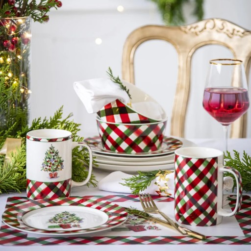 Károvaný vianočný hrnček na kávu z porcelánu Kako