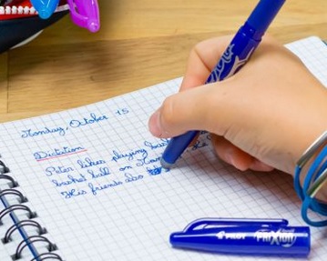 PILOT Frixion zmazateľné pero 0,7 ČIERNA