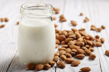 KALIFORNISKÉ MANDLE, lúpané, 500g