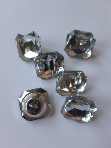 Štvorcové krištáľové poťahové gombíky 18x18mm