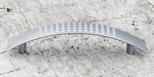 ÚCHYTKA NÁBYTKU KUCHYŇA SKRINKA ÚCHYTKA ZÁSUVKY ZNAL MATNÝ CHROM. 128MM