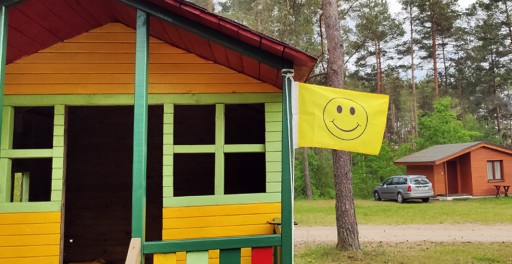 Vlajka SMILE Smile Joy Happy na stožiari 30x40 cm IHRISKO