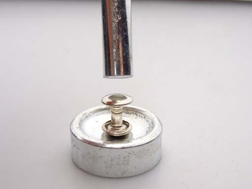 Nitovacie kladivo na montáž 8 mm obojstranných nitov