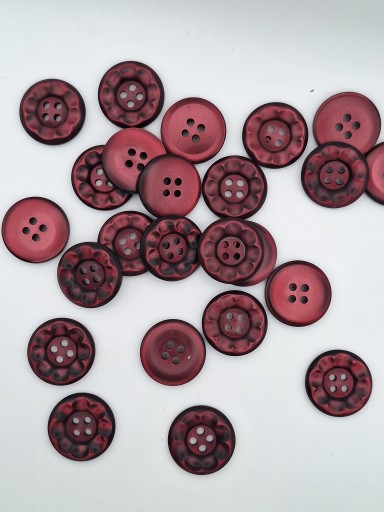 Plastový ozdobný kvet vínový gombík, závit, 4 otvory, 23 mm, 2 kusy