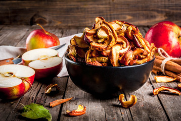 SUŠENÉ JABLKO jablkové chipsy vyrobené z jabĺk 150g ECOBI