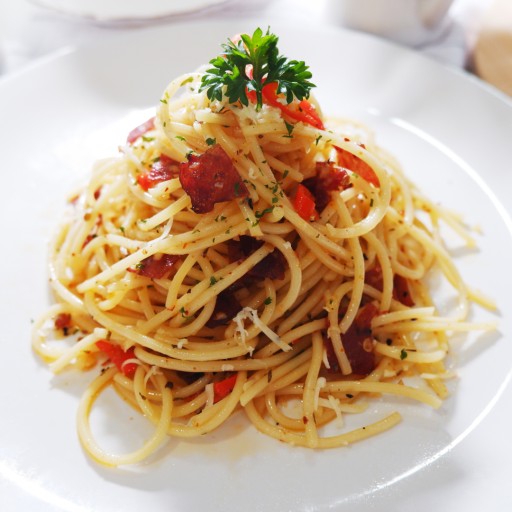 MIEŠAŤ AGLIO OLIO PEPERONCINO cesnak olivový olej feferónky v oleji Divella 190g