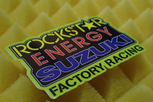 NÁLEPKA SUZUKI ROCKSTAR ENERGY NÁLEPKA 6,5 x 4,5 cm