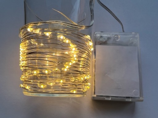 100 LED DRÔTOVÝCH SVIETIDIEL, NA BATÉRIU, TEPLÉ BIELE