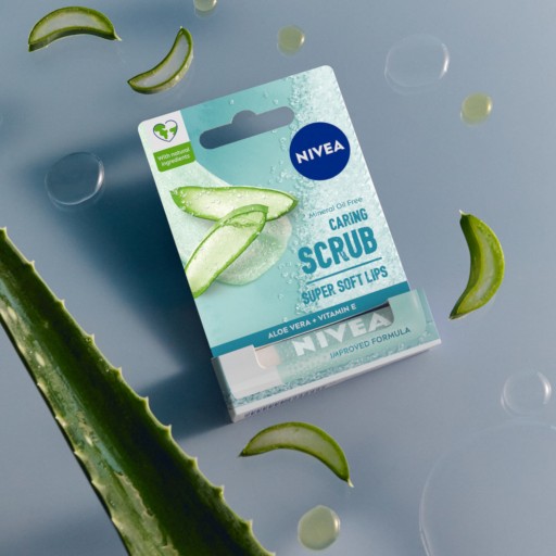 NIVEA Peeling na pery v rúži s aloe - ošetrujúci a vyhladzujúci 4,8g
