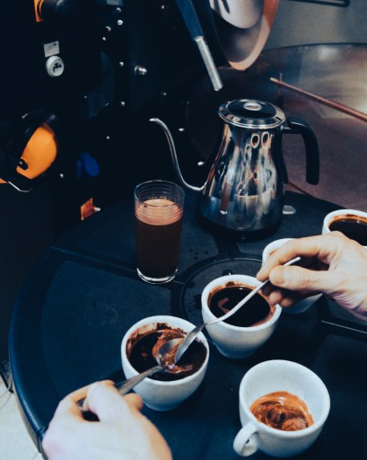 Zrnková káva 250 g ako darček, pražiareň, zmes zŕn Robusta Arabica