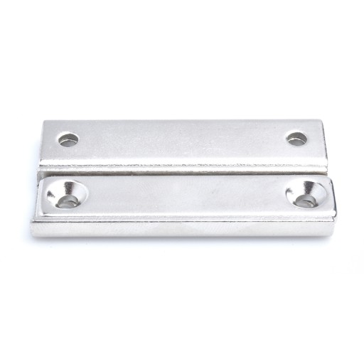 Magnetický držiak na tanier s otvorom na skrutku UMP 50x13,5x5 N 1 kus