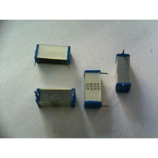 Kondenzátor MKT Siemens 680nF 250V R15 B32512 x5