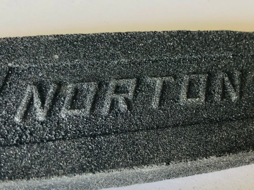 Norton brúsny kameň na kosové nože 230 mm 37C120J8VK