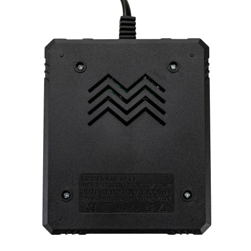 NABÍJAČKA PRE 4 BATÉRIE LI-ION 18650 3,7V AC 100-240V CV 1200 MA QUAD