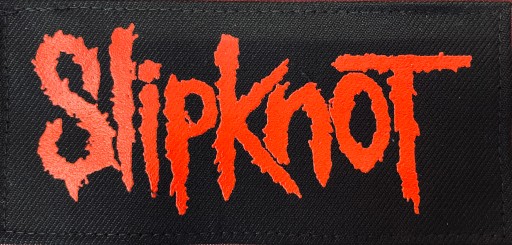 SLIPKNOT (697) kovová punková nášivka, červená potlač