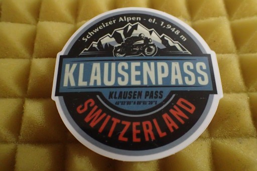 NÁLEPKA KLAUSENPASS ŠVAJČIARSKO 6,6 x 6,6 cm UNIKÁTNA KOLEKCIA