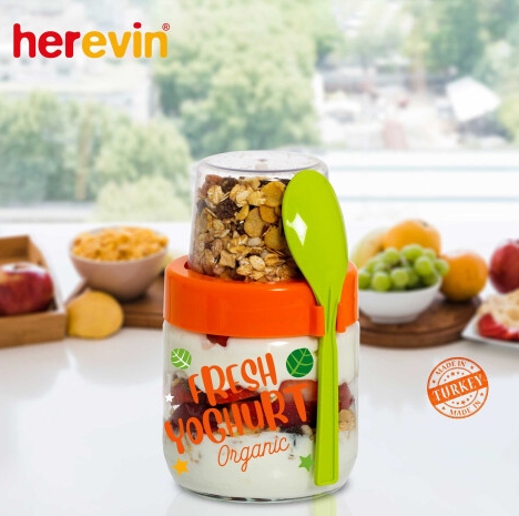 JOGURTOVÝ HRNÍČEK dezert DO PRÁCE + lyžička 452ml