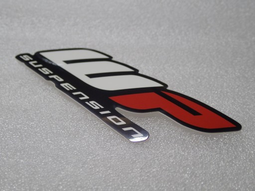 NÁLEPKA S LOGOM WP SUSPENSION 13,1 x 4,1 cm