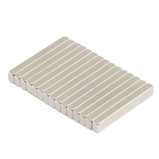 NEODYMOVÝ MAGNET 20x3x2 N38H - 15 KS