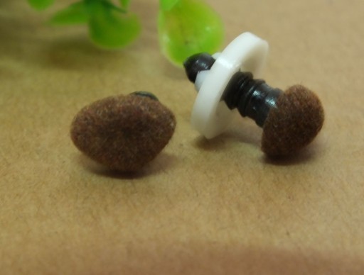 Semišový maskot nos, svorka, hnedá 16 mm 1 ks