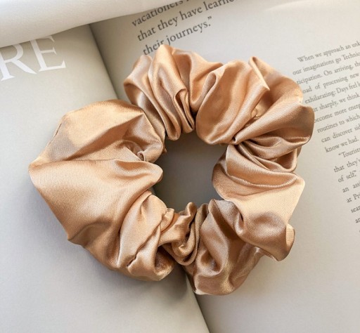 RUB NA VLASY SCRUNCHIE, SATÉN, ZLATÁ BÉŽOVÁ