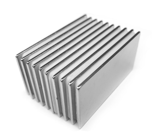 NEODYMOVÉ MAGNETY 10x5x2 mm 10 ks. !