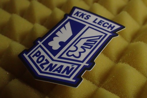 NÁLEPKA KKS LECH KOLEJORZ KABÁT NÁLEPKA 4 x 6,1 cm