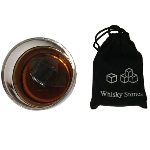 Kamenné kocky ľadu a kamene do nápojov Whisky