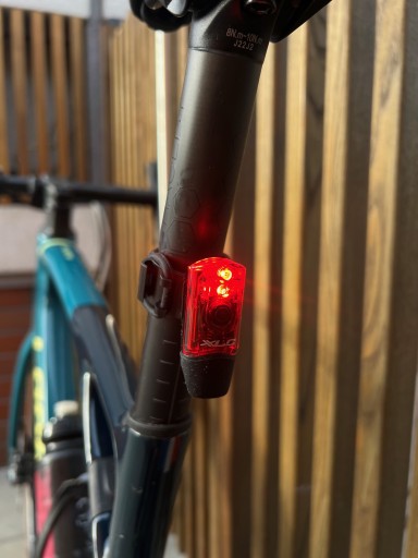 XLC CL-R25 USB LED zadné svetlo