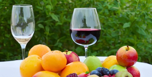 KARAFA 1000 ml na víno, vodu, džús S viečkom, uzavretý, univerzálny pohár