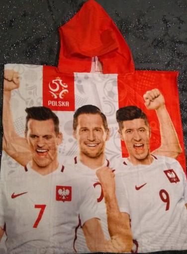 PONČO UTERÁK S KAPÚČOU POĽSKO LEWANDOWSKI OROL 120 x 60 cm