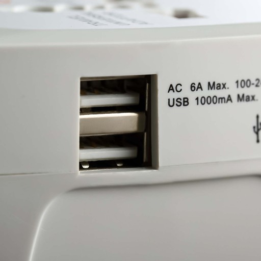 Univerzálny adaptér Adaptér Zásuvky USA UK EU AUST Nabíjačka + 2x USB