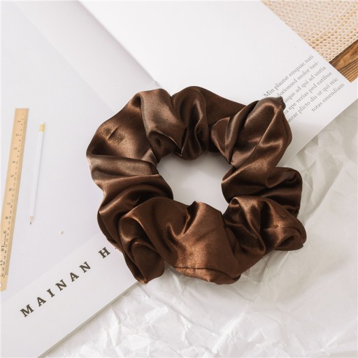 RUB NA VLASY SCRUNCHIE, SATÉN, ČOKOLÁDOVÁ HNEDÁ