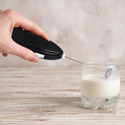 NAPEŇOVAČ, ŠKĽAVA na kávu, mlieko, penu, cappuccino, mini elektrický mixér