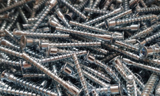 KONFIRMAT 7mm x 50mm NA SKRUTOVANIE NÁBYTKU Z PREHL