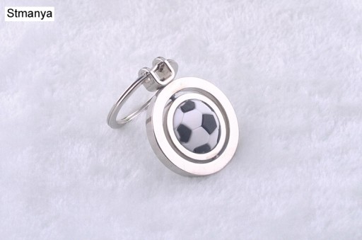 Kľúčenka darček pre futbalistu, futbal, tenisky, školu