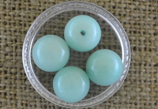 Prírodný nefritový kameň, 10 mm morský korálik