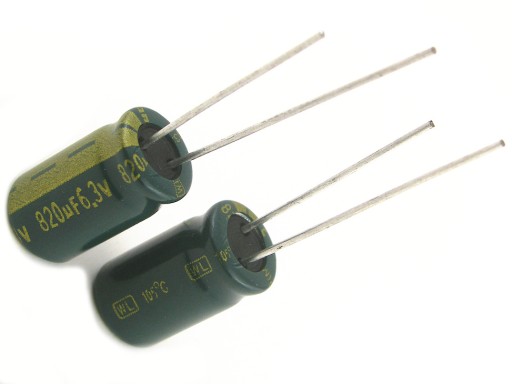 KONDENZÁTOR 820uF / 6,3V (8x14) HLAVNÁ DOSKA 5 KS.