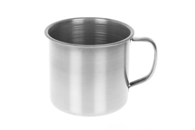 STRIEBORNÝ KOVOVÝ HRNČEK PRENOSNÝ CESTOVNÝ TURISTICKÝ CAMPING 8 CM 600 ml