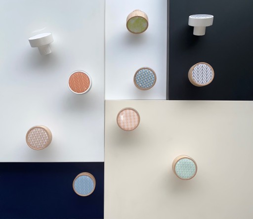 Gombík na detský nábytok, biela matná GD08, srdce V37