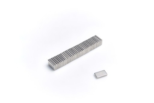 Neodymový tanierový magnet MPL 12x7x2 N38 10 ks